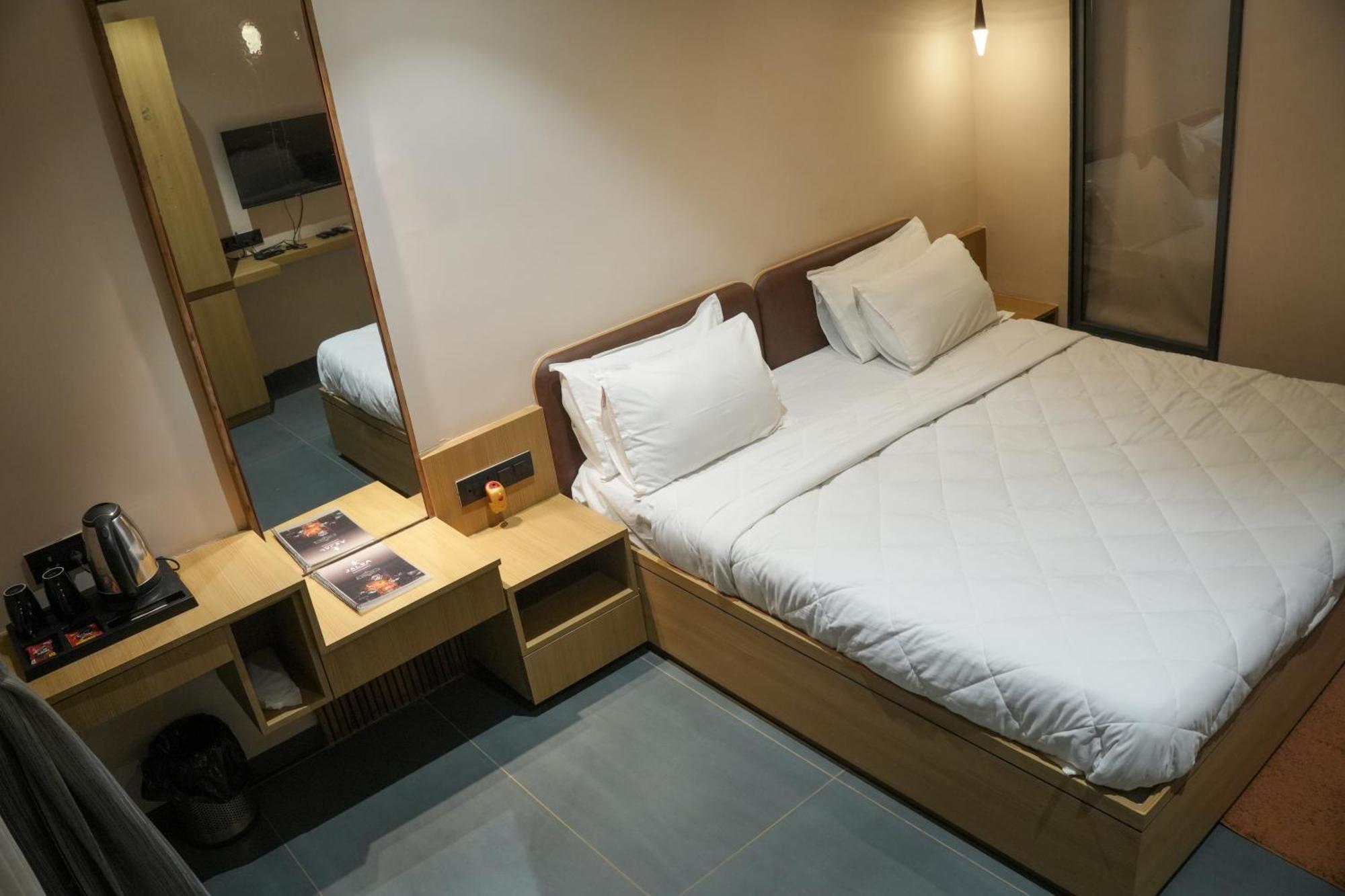 Vits Roccia Hill Resort And Adventure Park, Navapur Songadh Luaran gambar